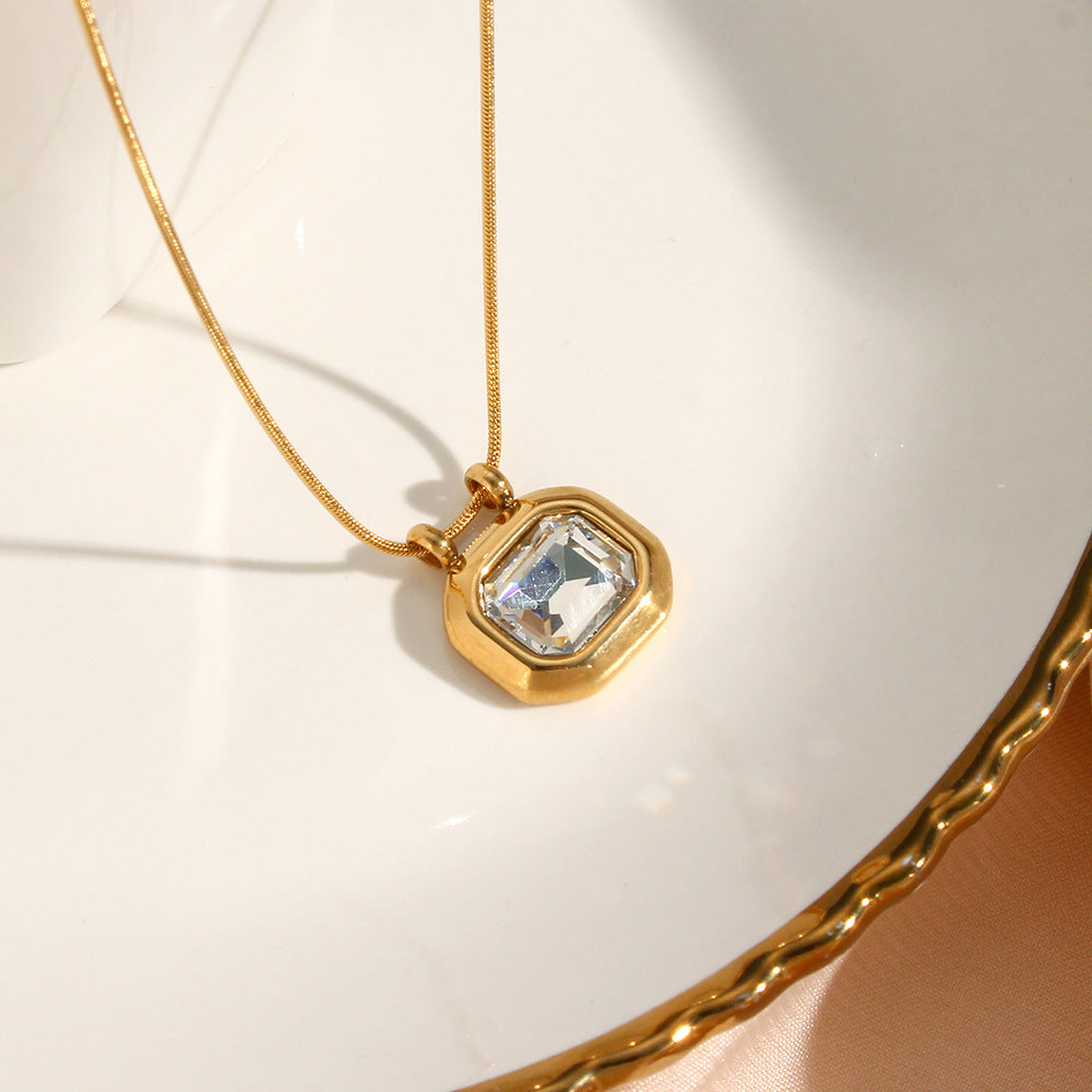 European And American Fashion Elegant Vintage Pendant Jewelry Women's Stainless Steel Plated 18K Gold Simple Zircon Lock Pendant Necklace